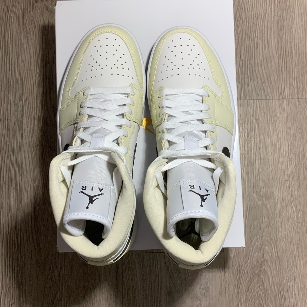 Nike Air Jordan 1 Mid Coconut Milk Women’s Size 10 Available  - BQ6472-121 - Picture 11 of 11